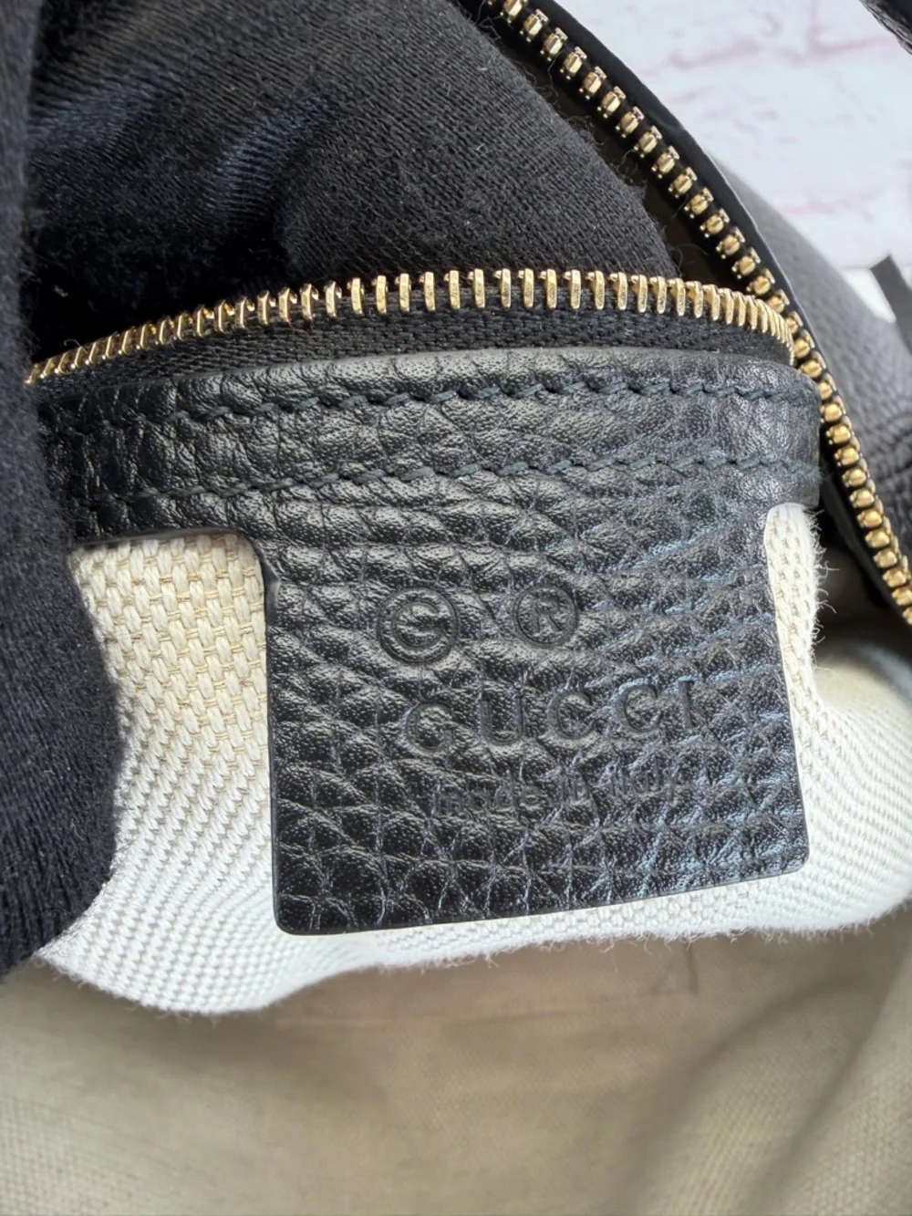 Gucci Pebbled Calfskin Large Soho Hobo Black - Picture 14 of 16